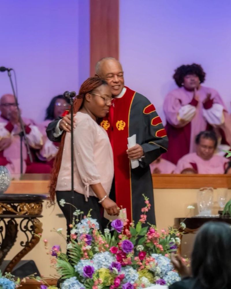 Image for the Tweet beginning: Happy Sunday, First family! The